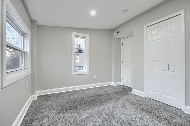 Building Photo - 4012 Fernhill Ave