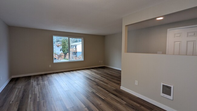 Building Photo - 613/615 NW 9th Avenue
