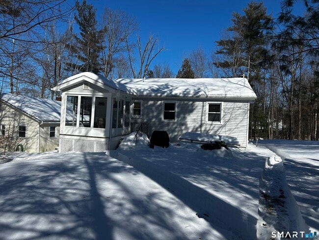 Building Photo - 5 Niles Rd