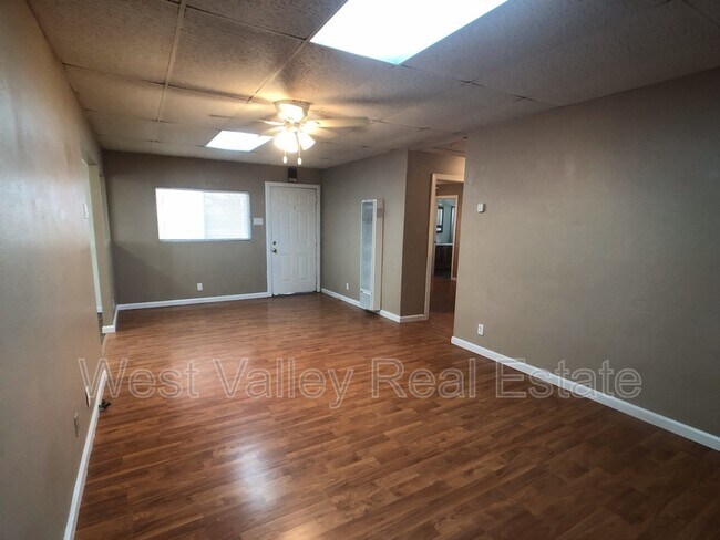 Building Photo - 441 Hazelton St