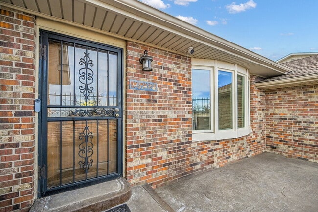 Building Photo - $3,895.95, $200 Off Cleaning Voucher, 4 Beds - 3 Baths, Single Family Home in Denver with 2-Car A...