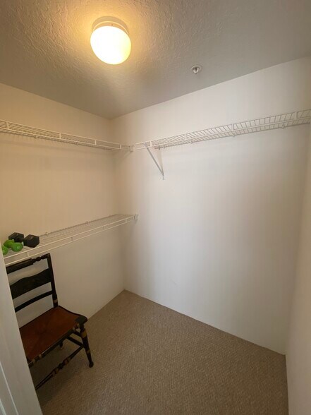 Building Photo - 711 N Halifax Ave