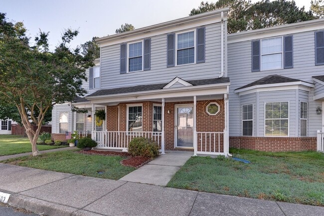 Building Photo - Convenient Coventry Townhome