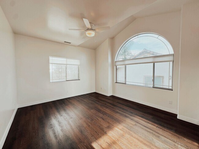 Building Photo - Multi-Generational 5-Bedroom, 4 Bath Home ...