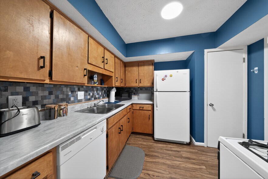 Building Photo - 534 Oak Meadow Ln