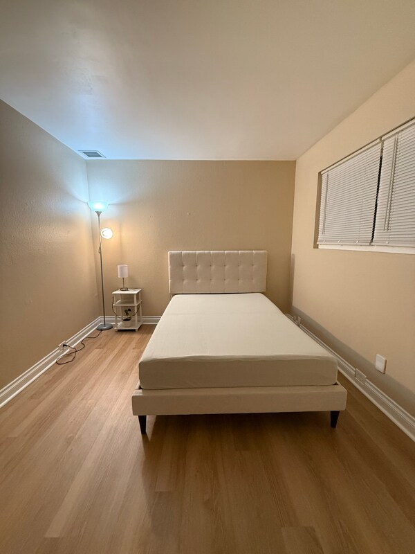 Building Photo - 9645 St George St