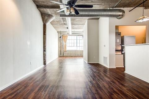 Primary Photo - 120 Saint Louis-4211
