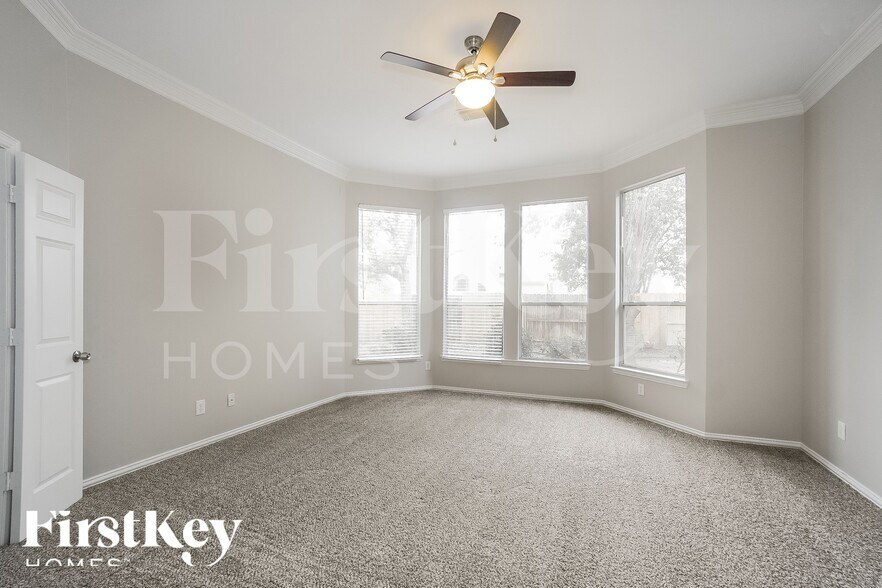 Building Photo - 16042 Belleshire Ln