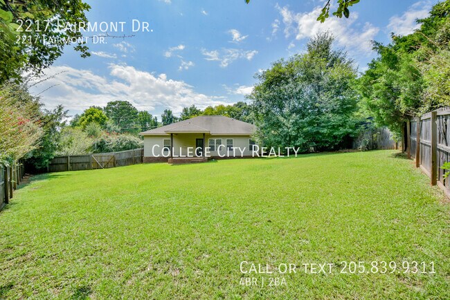 Building Photo - 2217 Fairmont Dr