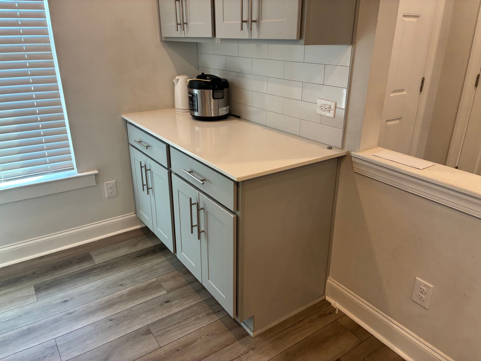 Building Photo - Room in Townhome on Old Grove Ln