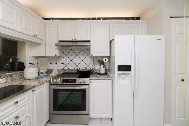 Building Photo - 5767 Deauville Cir