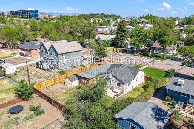 Building Photo - 11860 W Independence Ave