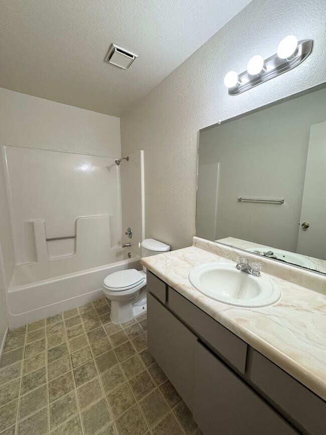 Building Photo - MA348