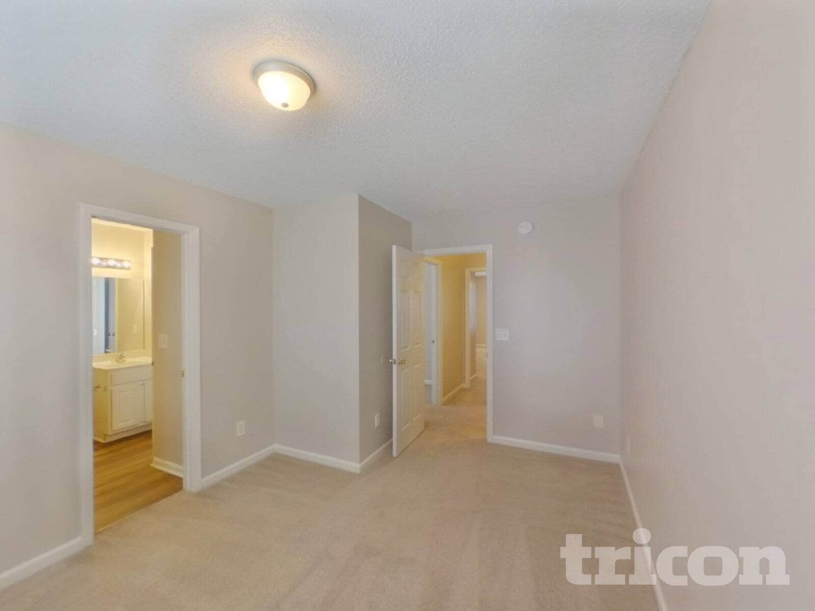 Building Photo - 381 Valley Heights Ln