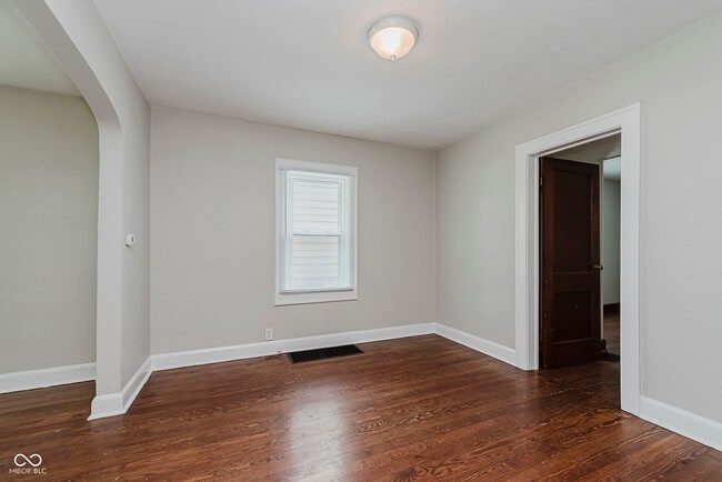 Building Photo - 6222 Kingsley Dr
