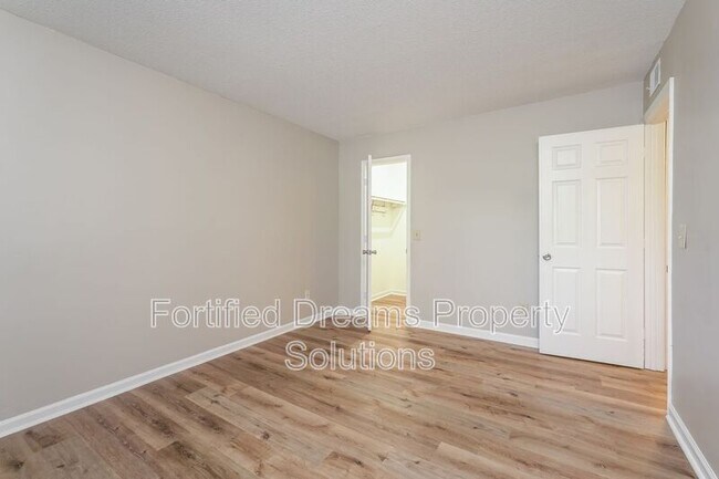 Building Photo - 509 Mystic Dr