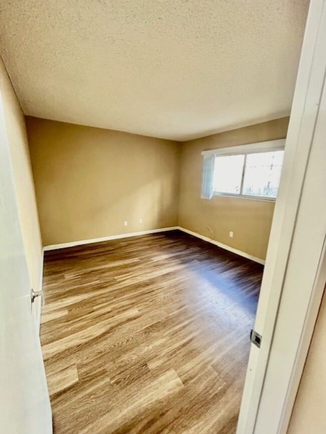 Building Photo - 1 Bedroom 1 Bath