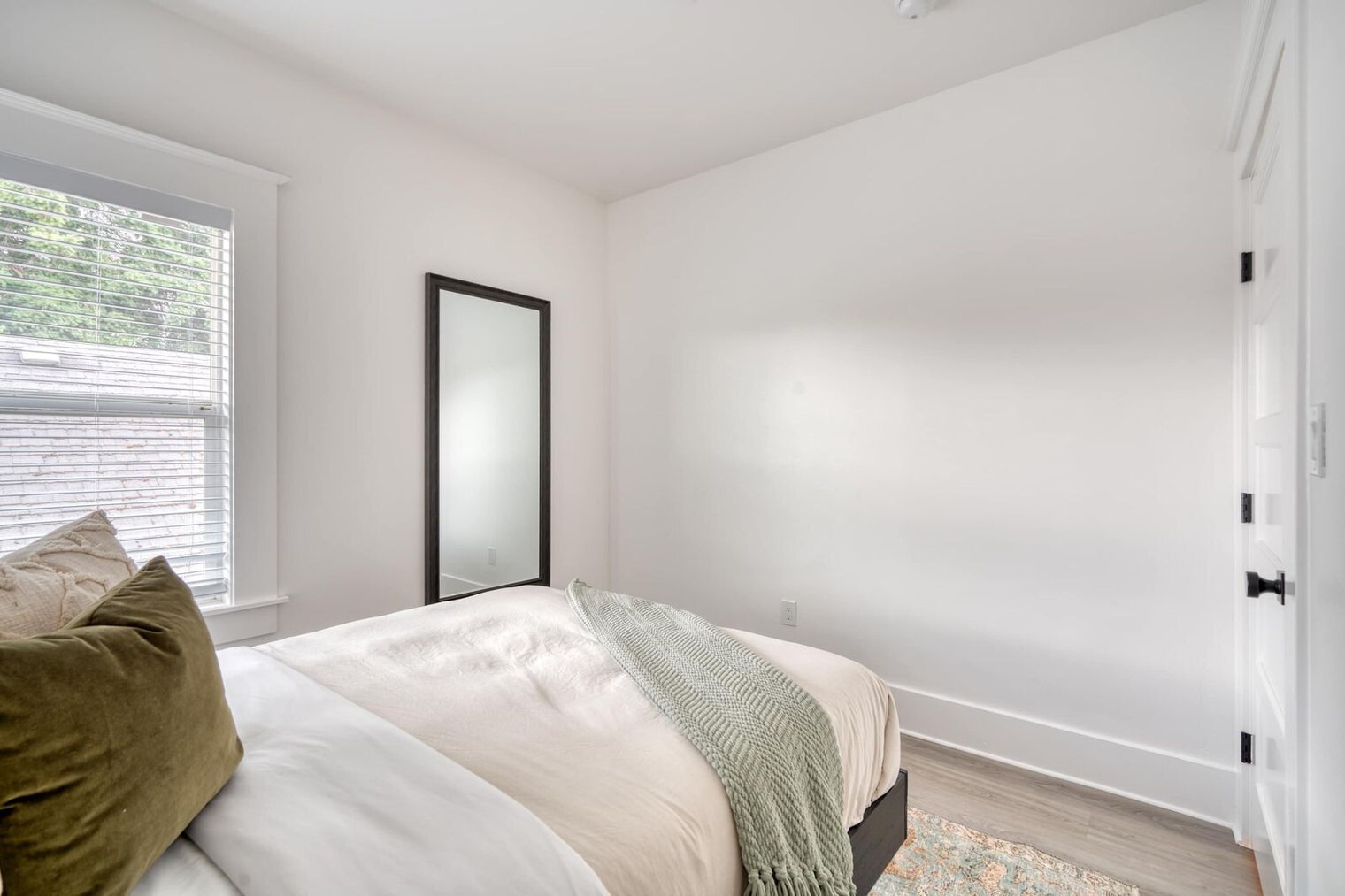 Building Photo - 315-317-317 NE Beech St