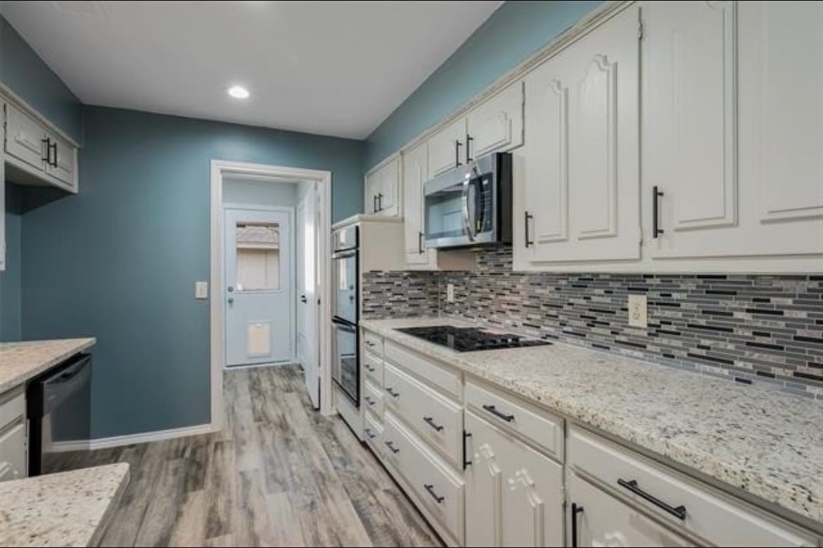 Kitchen - 1708 Tree House Lane