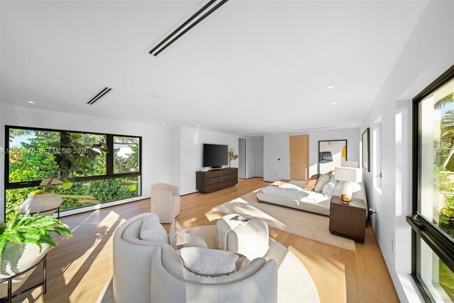 Building Photo - 222 E Rivo Alto Dr