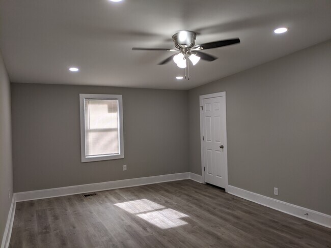 Building Photo - 2861 Forrest Hills Dr SW