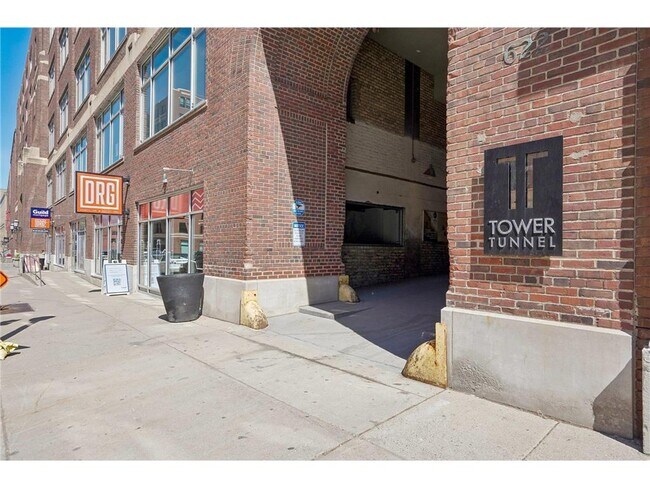 Building Photo - 700 N Washington Ave