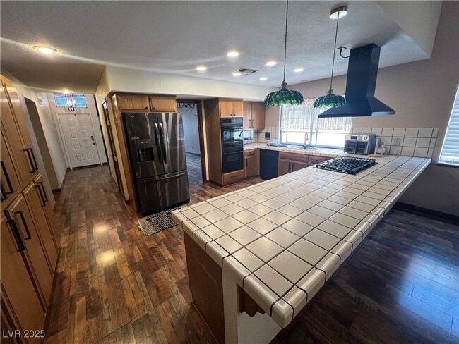 Building Photo - 5242 Dickens Dr