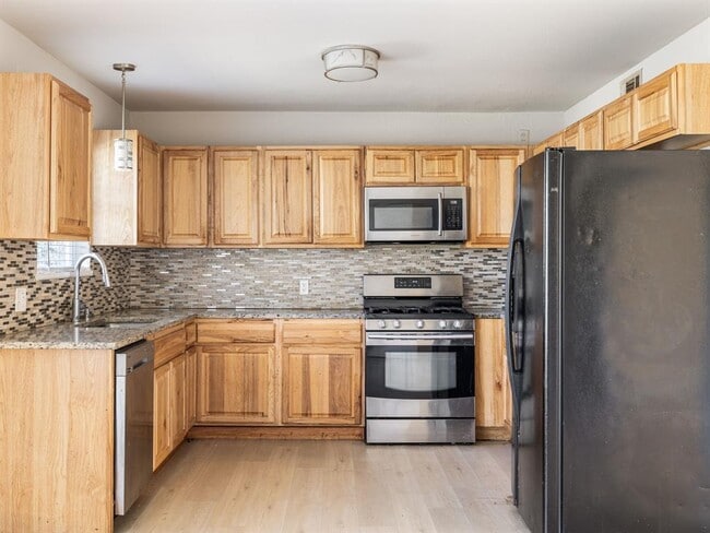 Building Photo - 800 Monterrey Pl