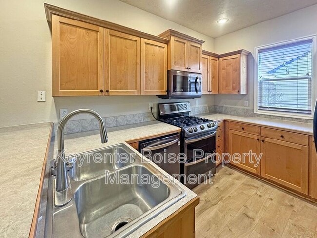 Building Photo - 1838 S Latah St