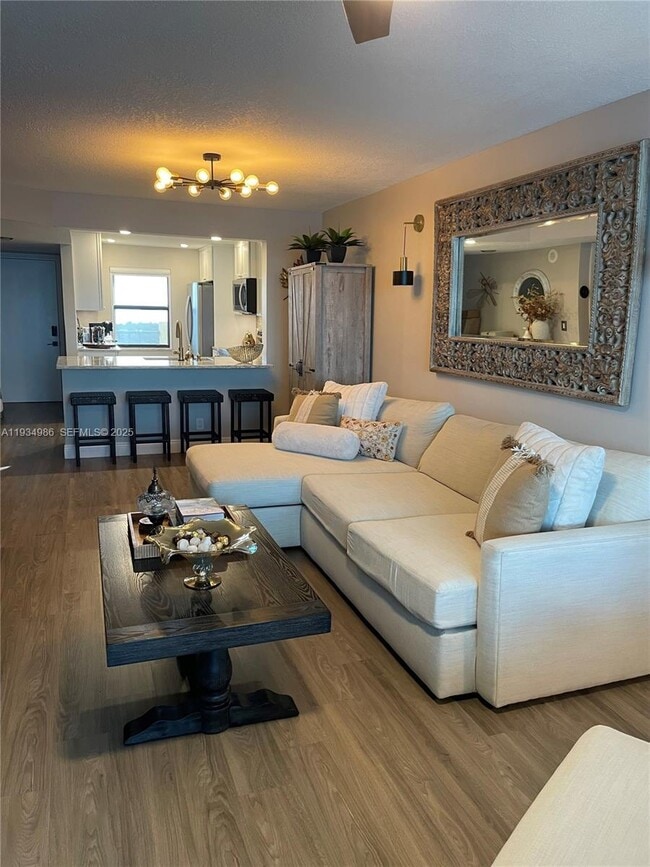 Building Photo - 7370 S Ocean Dr