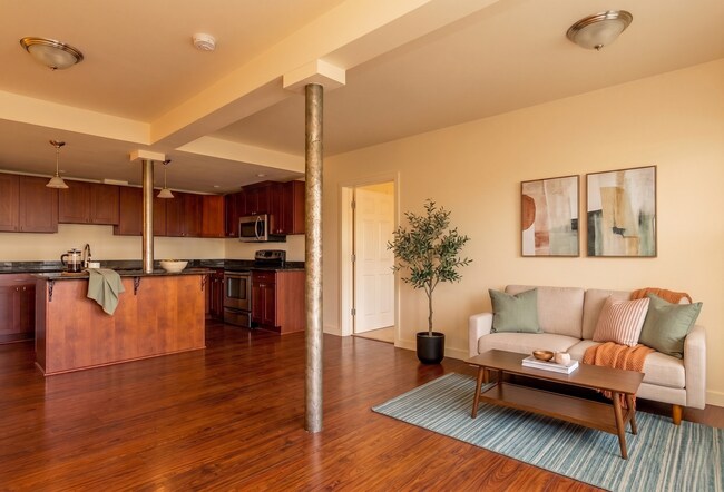 Building Photo - Sun-Filled 2BR/2BA Retreat w/ Split Layout, In-Unit W/D & Parking – Spacious 1,009 Sq Ft!