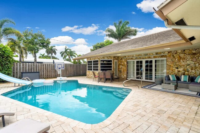 Building Photo - 1006 SE 6th St