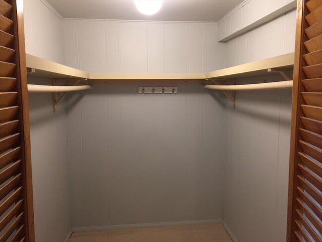 Building Photo - 11 Walnut Hill Rd