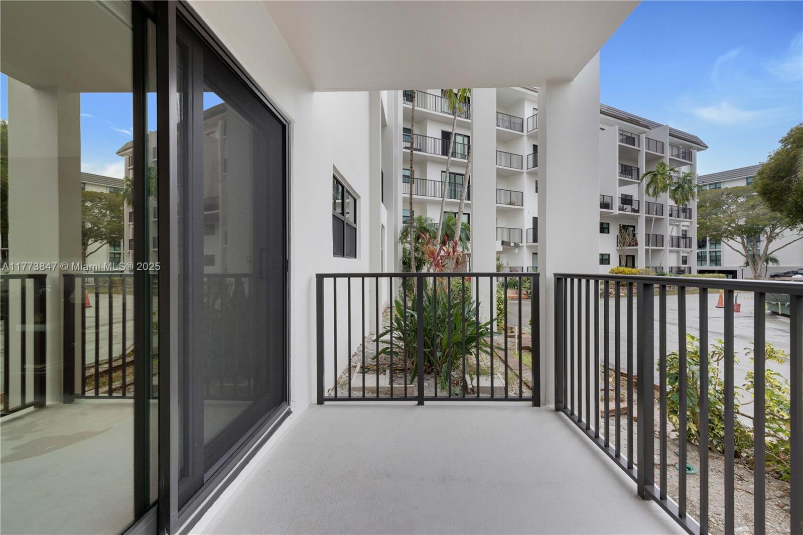 Building Photo - 1000 River Reach Dr