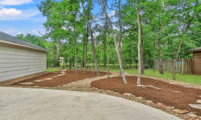 Building Photo - 77 Crystal Lake Ln