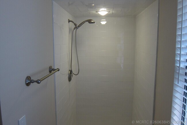 Building Photo - 1517 Woodbridge Lakes Cir