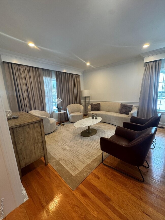 Building Photo - 221 Rivendell Ct