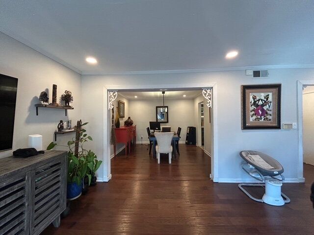 Building Photo - 6851 Roswell Rd