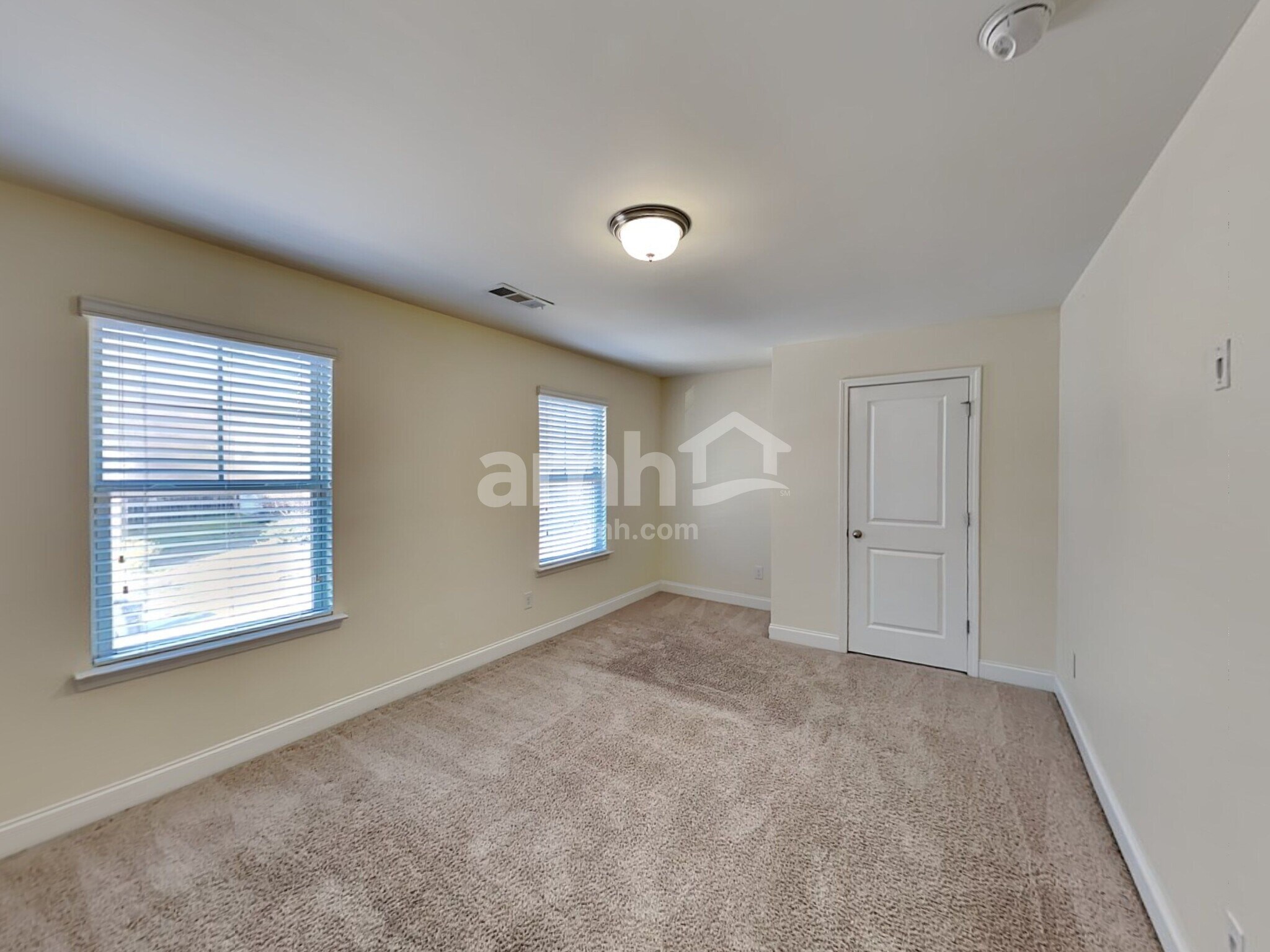 Building Photo - 2474 Beal St