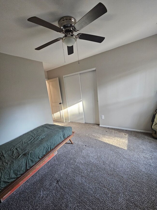 Building Photo - 3 Bedroom Corner Lot Close to Lejeune Blvd