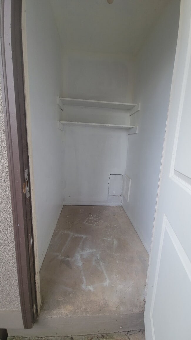 Building Photo - 1 month free, Call for details!!! "Cozy 2-Bedroom Retreat with Full Bath in Prime Huntsville Loca...