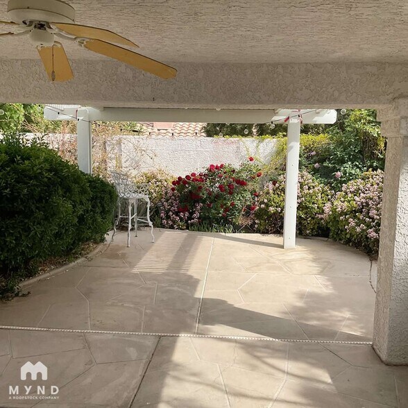 Building Photo - 9054 Claretta Dr