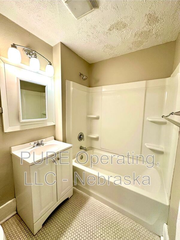 Building Photo - 344 N 36th Ave