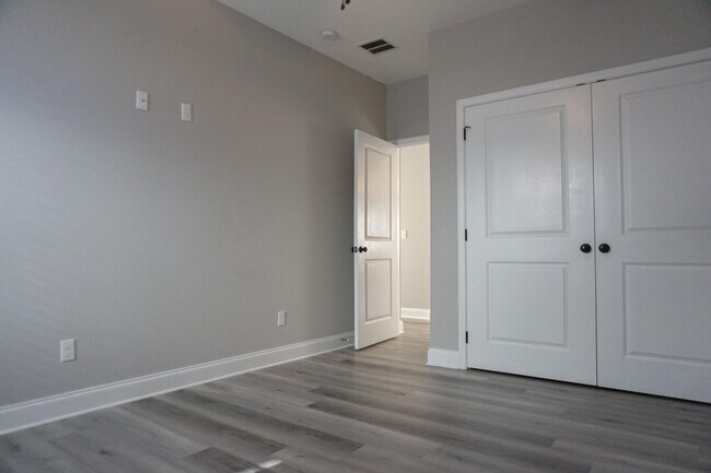 Building Photo - 48 9th Ave
