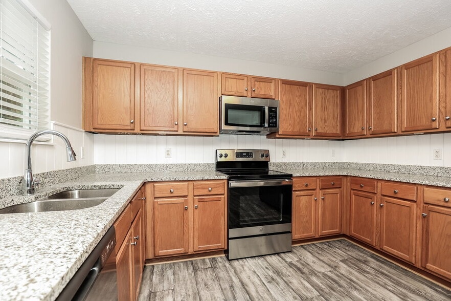 Building Photo - 209 Centreboard Ct