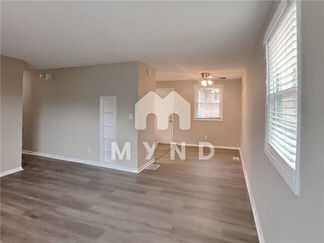 Building Photo - 406 Blair Villa Dr SE