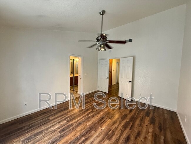 Building Photo - 8012 Parkgate Way