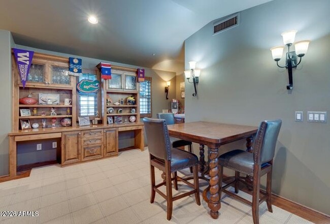 Building Photo - 8280 E Tailfeather Dr