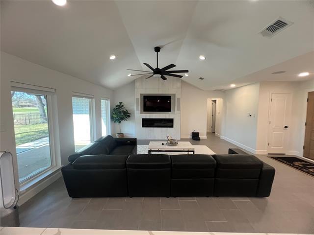 Building Photo - 1007 Kingston Dr