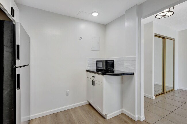 Building Photo - 500 Executive Center Dr